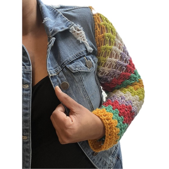 (SOLD) CISONO Jean Trucker jacket with crochet sleeves reworked by seller Large - Picture 5 of 7